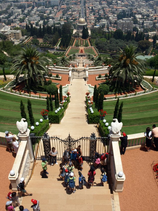 Bahai Gärten in Haifa mit Blick über die Stadt
